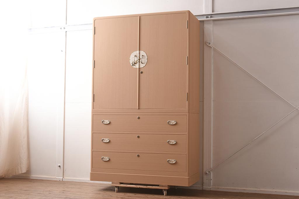 在庫未使用品　IDC大塚家具　家具のカネトク　3.5尺　下三大洋胴厚　寿梅　白　桐タンス(衣装箪笥、着物箪笥、桐箪笥、桐たんす)(定価約58万円)(R-041891)