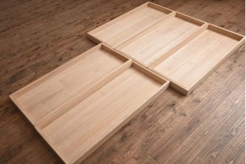 在庫未使用品　IDC大塚家具　家具のカネトク　3.5尺　下三大洋胴厚　寿梅　白　桐タンス(衣装箪笥、着物箪笥、桐箪笥、桐たんす)(定価約58万円)(R-041891)