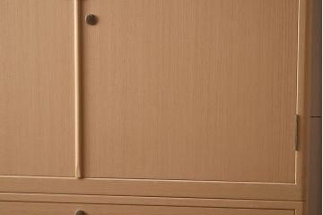 在庫未使用品　IDC大塚家具　家具のカネトク　3.5尺　下三大洋胴厚　寿梅　白　桐タンス(衣装箪笥、着物箪笥、桐箪笥、桐たんす)(定価約58万円)(R-041891)