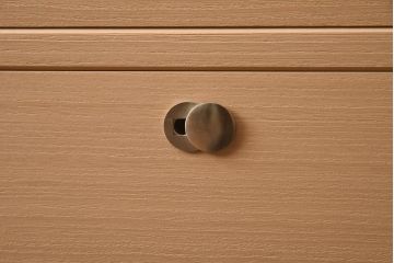 在庫未使用品　IDC大塚家具　家具のカネトク　3.5尺　下三大洋胴厚　寿梅　白　桐タンス(衣装箪笥、着物箪笥、桐箪笥、桐たんす)(定価約58万円)(R-041891)