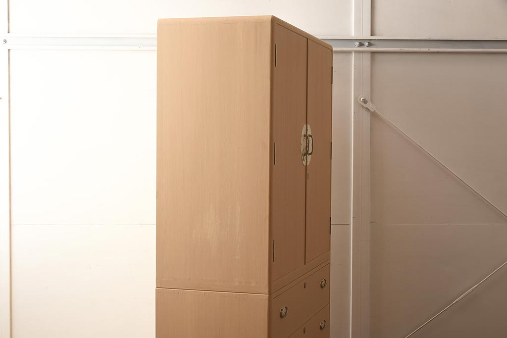 在庫未使用品　IDC大塚家具　家具のカネトク　3.5尺　下三大洋胴厚　寿梅　白　桐タンス(衣装箪笥、着物箪笥、桐箪笥、桐たんす)(定価約58万円)(R-041891)