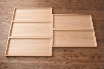 在庫未使用品　IDC大塚家具　家具のカネトク　3.5尺　下三大洋胴厚　寿梅　白　桐タンス(衣装箪笥、着物箪笥、桐箪笥、桐たんす)(定価約58万円)(R-041891)