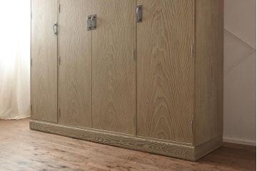 在庫未使用品　IDC大塚家具　加茂総桐箪笥　桃山　時代仕上げ　洋服タンス(総桐たんす、ワードローブ、着物たんす)(定価約398万円)(R-041893)