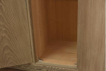 在庫未使用品　IDC大塚家具　加茂総桐箪笥　桃山　時代仕上げ　洋服タンス(総桐たんす、ワードローブ、着物たんす)(定価約398万円)(R-041893)