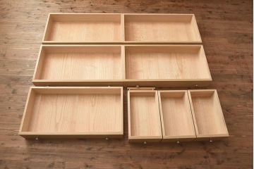 在庫未使用品　IDC大塚家具　加茂総桐箪笥　桃山　時代仕上げ　洋服タンス(総桐たんす、ワードローブ、着物たんす)(定価約398万円)(R-041893)