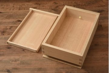 在庫未使用品　IDC大塚家具　加茂総桐箪笥　桃山　時代仕上げ　洋服タンス(総桐たんす、ワードローブ、着物たんす)(定価約398万円)(R-041893)