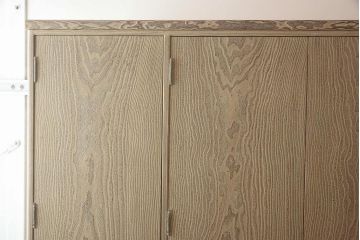 在庫未使用品　IDC大塚家具　加茂総桐箪笥　桃山　時代仕上げ　洋服タンス(総桐たんす、ワードローブ、着物たんす)(定価約398万円)(R-041893)