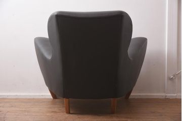 展示品　IDC大塚家具　LINLEY(リンレイ)　アストネット　革ブラック　アームチェア(一人掛けソファ、1人掛け)(定価約90万円)(R-041898)