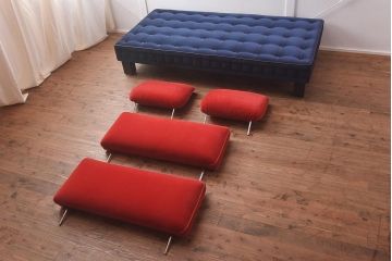 展示品　IDC大塚家具　WITTMANN(ヴィットマン)　マテラッシー　布青・CU赤　ソファベッド(カウチソファ、シェーズロング)(定価約57万円)(R-041899)