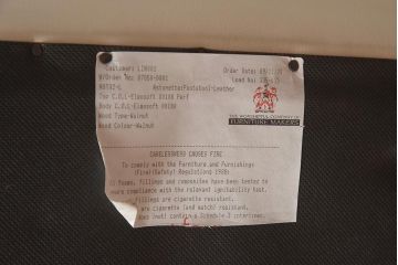 展示品　IDC大塚家具　LINLEY(リンレイ)　アストネット　革ホワイト　オットマン(フットスツール)(定価約33万円)(R-041900)