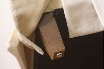 在庫未使用品　IDC大塚家具　Baker(ベーカー)　803-88#81-120RW　ホワイトが上品な3人掛けソファ(定価約80万円)(R-041901)