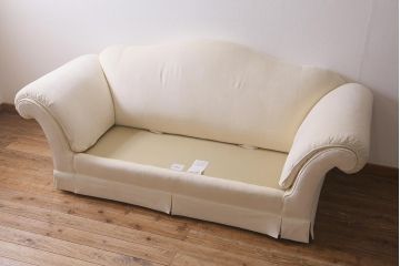 在庫未使用品　IDC大塚家具　Baker(ベーカー)　803-88#81-120RW　ホワイトが上品な3人掛けソファ(定価約80万円)(R-041901)