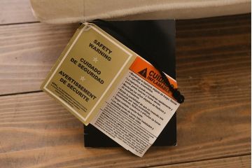 在庫未使用品　IDC大塚家具　Baker(ベーカー)　803-88#81-120RW　ホワイトが上品な3人掛けソファ(定価約80万円)(R-041901)