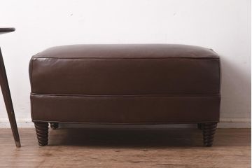 展示品　IDC大塚家具　Baker(ベーカー社)　6312-11　革DL　オットマン(椅子、スツール)(定価約30万円)(R-041903)