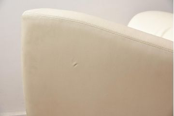 展示品　IDC大塚家具　LINLEY(リンレイ)　アストネット　革ホワイト　アームチェア(一人掛けソファ、1人掛け)(定価約90万円)(R-041905)