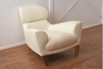 展示品　IDC大塚家具　LINLEY(リンレイ)　アストネット　革ホワイト　アームチェア(一人掛けソファ、1人掛け)(定価約90万円)(R-041905)