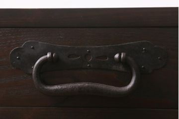 ラフジュ工房オリジナル　古金具リメイク　前板栗材　ヒノキ材　味わい深い金具が魅力の小引き出し(小物収納)(R-041906)