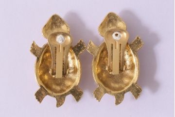 ヴィンテージ　縁起の良い亀モチーフ　ユニークな表情が愛らしいイヤリング(アクセサリー、ビンテージ)(R-041908)