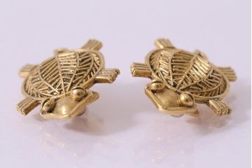 ヴィンテージ　縁起の良い亀モチーフ　ユニークな表情が愛らしいイヤリング(アクセサリー、ビンテージ)(R-041908)