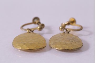 ヴィンテージ　しずく型　プレート型押し　アンティークゴールド　イヤリング(アクセサリー、ビンテージ)(R-041910)