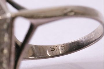 ビンテージアクセサリー　シルバー925　黒のストーンが格好いいリング(指輪)(R-041918)