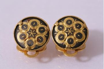 ヴィンテージ　昭和期　黒とゴールドのカラーが大人っぽい丸型イヤリング(アクセサリー、ビンテージ)(R-041934)