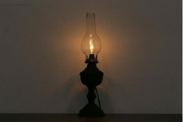 アンティーク照明　昭和初期　オイルランプリメイク　使いこまれた質感が味わい深いテーブルランプ(スタンドライト、卓上照明)(R-041939)