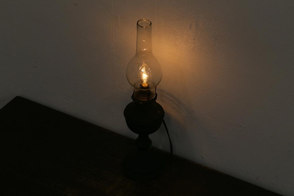 アンティーク照明　昭和初期　オイルランプリメイク　使いこまれた質感が味わい深いテーブルランプ(スタンドライト、卓上照明)(R-041939)