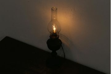 アンティーク照明　昭和初期　オイルランプリメイク　使いこまれた質感が味わい深いテーブルランプ(スタンドライト、卓上照明)(R-041939)