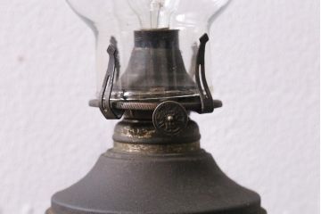 アンティーク照明　昭和初期　オイルランプリメイク　使いこまれた質感が味わい深いテーブルランプ(スタンドライト、卓上照明)(R-041939)