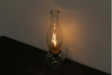 アンティーク照明　昭和初期　オイルランプリメイク　レトロなガラスが和む空間を演出するテーブルランプ(スタンドライト、卓上照明)(R-041940)