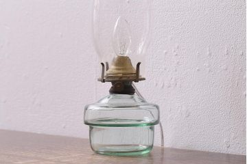 アンティーク照明　昭和初期　オイルランプリメイク　レトロなガラスが和む空間を演出するテーブルランプ(スタンドライト、卓上照明)(R-041940)