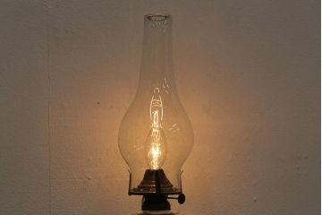 アンティーク照明　昭和初期　オイルランプリメイク　気泡ガラスが趣のある空間を演出するレトロなテーブルランプ(スタンドライト、卓上照明)(R-041941)