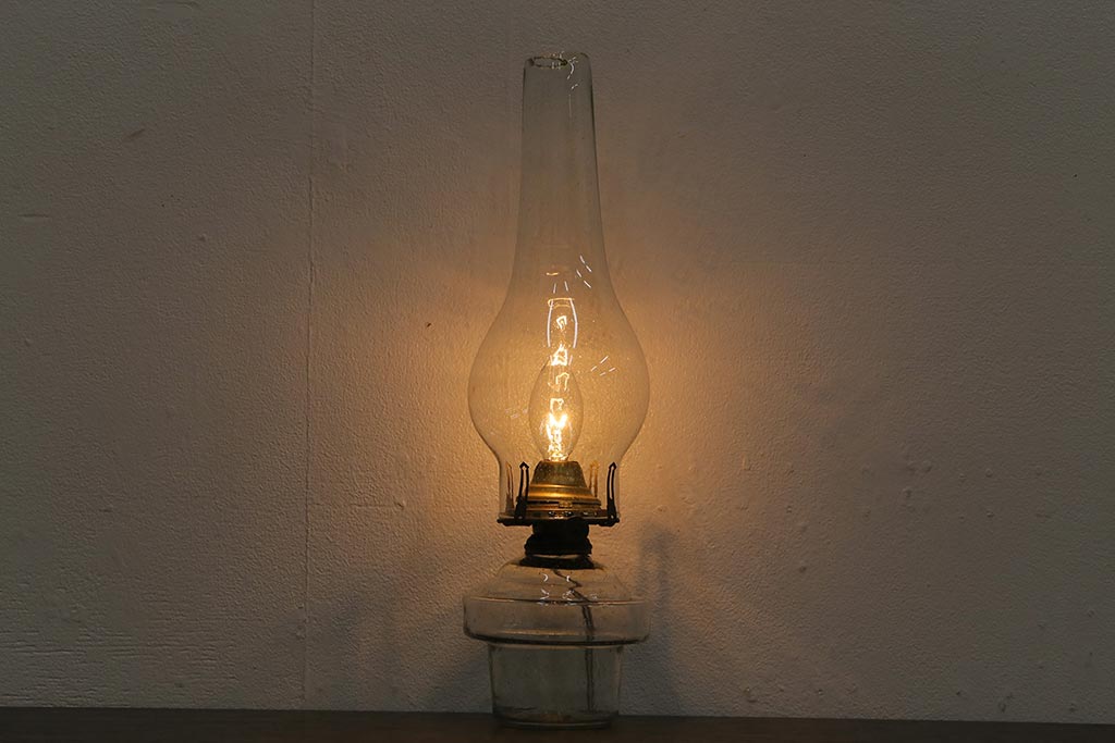 アンティーク照明　昭和初期　オイルランプリメイク　気泡ガラスが趣のある空間を演出するレトロなテーブルランプ(スタンドライト、卓上照明)(R-041942)