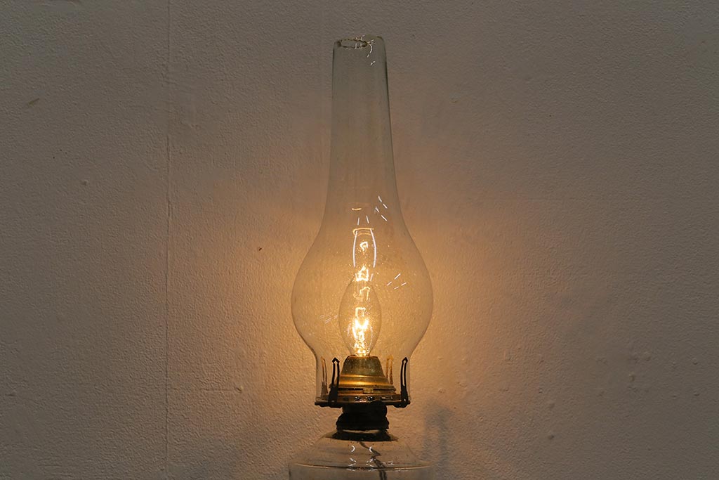 アンティーク照明　昭和初期　オイルランプリメイク　気泡ガラスが趣のある空間を演出するレトロなテーブルランプ(スタンドライト、卓上照明)(R-041942)