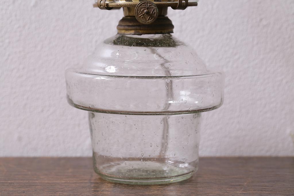 アンティーク照明　昭和初期　オイルランプリメイク　気泡ガラスが趣のある空間を演出するレトロなテーブルランプ(スタンドライト、卓上照明)(R-041942)