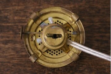 アンティーク照明　昭和初期　オイルランプリメイク　気泡ガラスが趣のある空間を演出するレトロなテーブルランプ(スタンドライト、卓上照明)(R-041942)