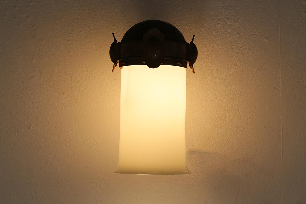 アンティーク照明　日本製　上手物!　大正期　銅製　珍しいデザインが目を引く壁掛け照明(シェード、ウォールライト、ブラケットライト)(R-041944)