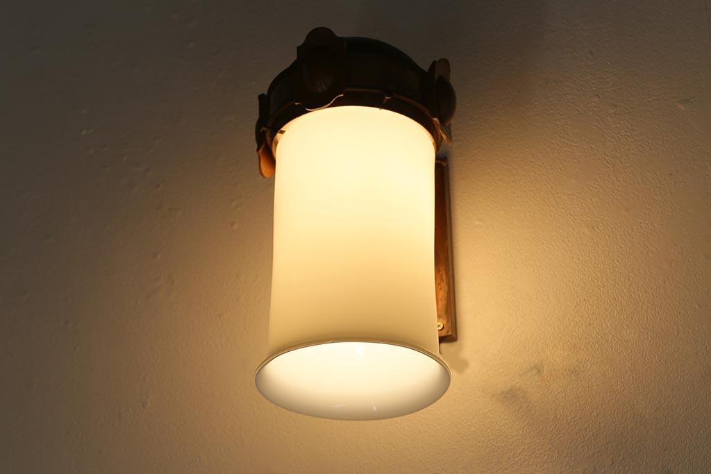 アンティーク照明　日本製　上手物!　大正期　銅製　珍しいデザインが目を引く壁掛け照明(シェード、ウォールライト、ブラケットライト)(R-041944)