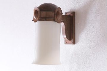 アンティーク照明　日本製　上手物!　大正期　銅製　珍しいデザインが目を引く壁掛け照明(シェード、ウォールライト、ブラケットライト)(R-041944)