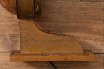 アンティーク照明　日本製　上手物!　大正期　銅製　珍しいデザインが目を引く壁掛け照明(シェード、ウォールライト、ブラケットライト)(R-041944)