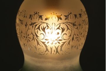 ヴィンテージ照明　フランスビンテージ　フロストガラス　優美なデザインが印象的なガラスシェードのペンダントライト(天井照明、シェード)(R-041945)