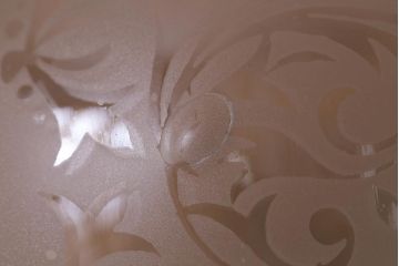 ヴィンテージ照明　フランスビンテージ　フロストガラス　優美なデザインが印象的なガラスシェードのペンダントライト(天井照明、シェード)(R-041945)