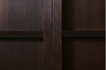 アンティーク建具　和製アンティーク　明治大正期　濃淡のある木の色味が味わい深い板戸2枚セット(帯戸、建具)(R-041946)