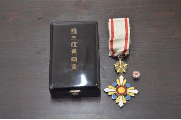 満州国　勲三位景雲章(略章、共箱、勲章)(R-041982)