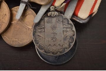 古い勲章など10点(満州國赤十字社、国境事変、建国功労章)(R-041983)