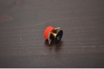 古い勲章2点　勲三等旭日中綬章　勲三等瑞宝章(ケース付き)(R-041988)