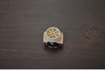 古い勲章2点　勲三等旭日中綬章　勲三等瑞宝章(ケース付き)(R-041988)