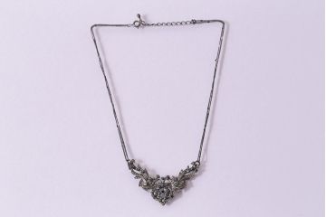 ヴィンテージ　昭和期　クラシカルなデザインが素敵なネックレス(アクセサリー、ビンテージ)(R-042001)
