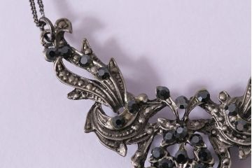 ヴィンテージ　昭和期　クラシカルなデザインが素敵なネックレス(アクセサリー、ビンテージ)(R-042001)